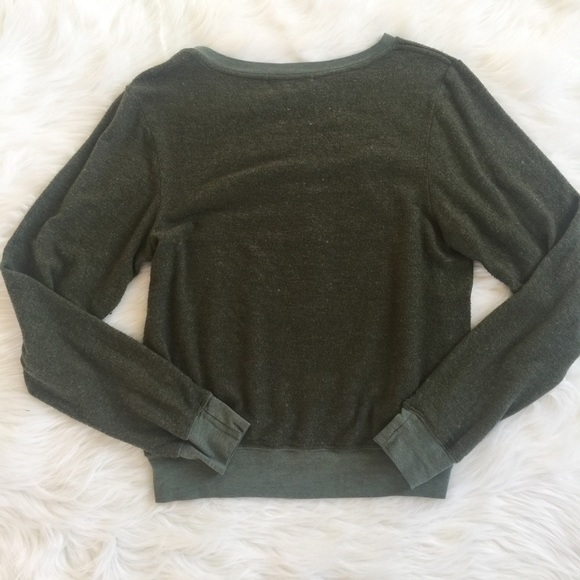 SOLD W i l d f o x Beach Jumper - Picture 4 of 6